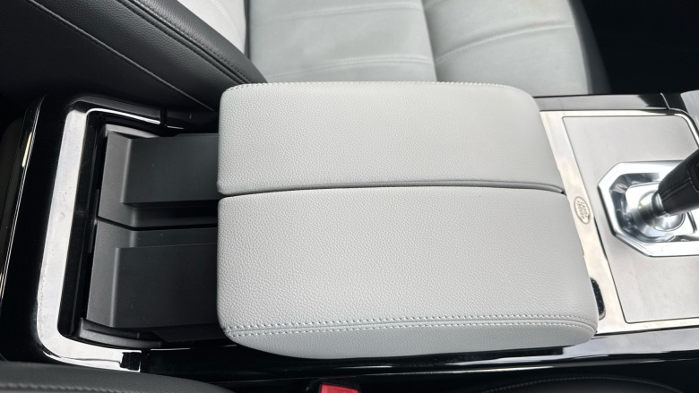 Land Rover Range Rover Evoque 2.0 D200 R-Dynamic SE 5dr Auto Diesel Hatchback